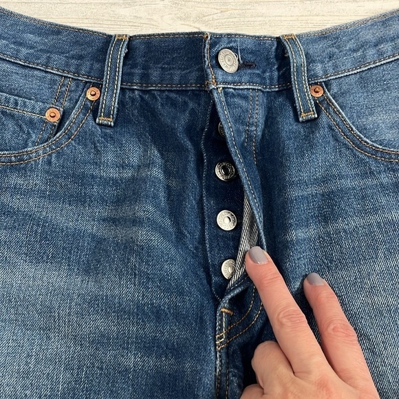 Levi’s 501 button fly shorts size 31 - Picture 5 of 11